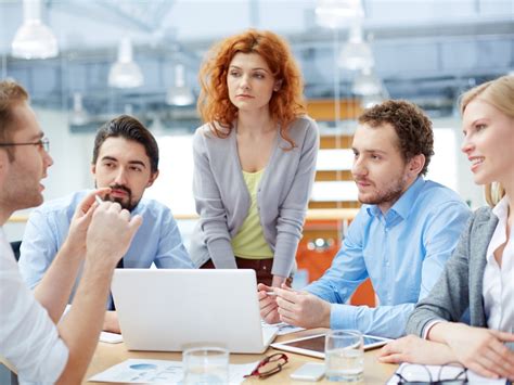 Grafika znázorňujúca aktívne počúvanie