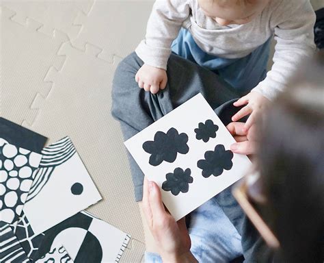 Čierno-biele kresby bábätiek: Fascinujúci svet kontrastov pre najmenších