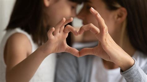 Adopcia detí homosexuálnymi pármi na Slovensku: Stav, výzvy a perspektívy