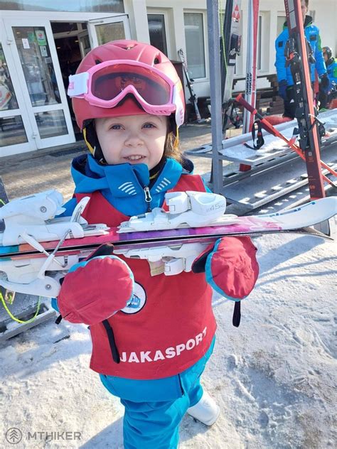 Lyžiarska výstroj pre 4-5 ročné deti: Kompletný sprievodca