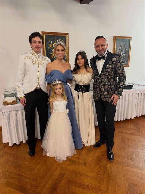 Obraz Ondreja Kandráča na javisku počas koncertu