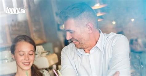 Otec a dcéra sa rozprávajú