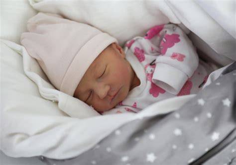 Štatistika počet detí narodených po IVF na Slovensku a súvisiace trendy plodnosti 