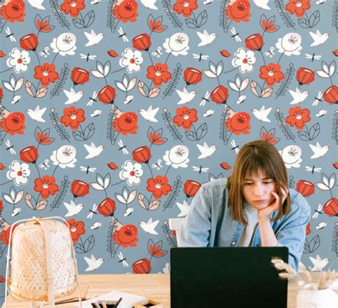 Detail kvetinového vzoru na sedadle kočíka