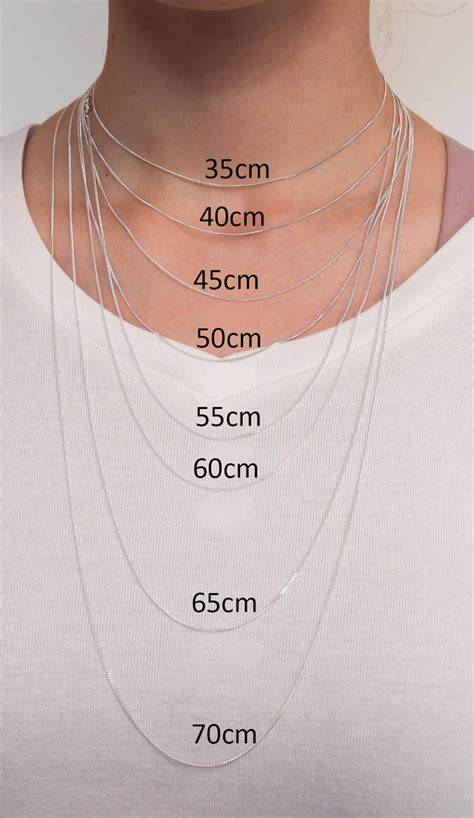 Infografika: bezpečná výška a dĺžka retiazky, rozdelenie materiálov, existujúce typy retiazok