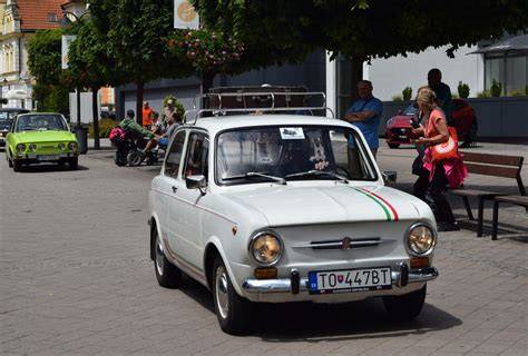 Ukážka výberu retro kočíkov na webe