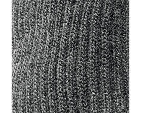 Detail pleteného bočného vzoru na kočíku