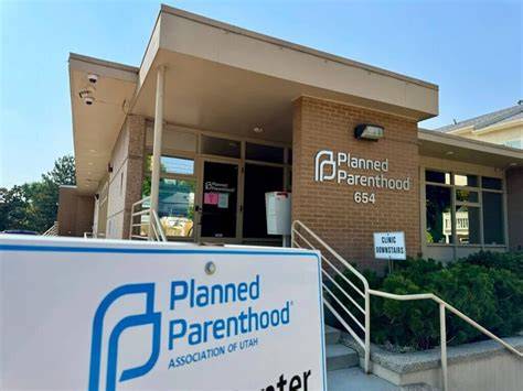Infografika: História Planned Parenthood a pôsobenie v USA