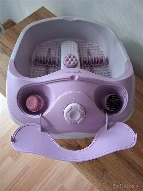 Ilustrácia matky, ktorá si dopraje relaxačný kúpeľ