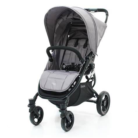 Obrázok znázorňujúci vaničku Valco Baby Snap 4 Trend Tailormade s krytom a strieškou