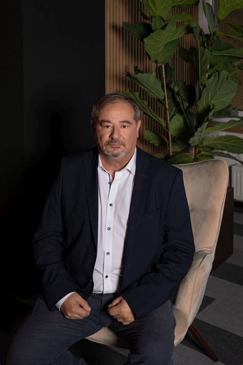 Dieťa bosé na rôznych povrchoch