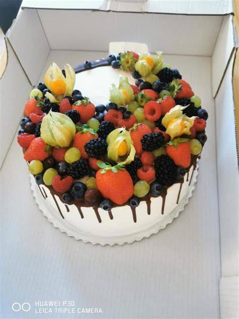 Obrázok: hotová torta s ovocím