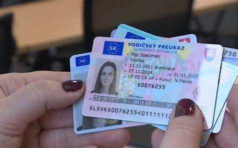 Infografika: konštrukcia a bezpečnostné prvky tvrdej prebaľovacej podložky Hroch