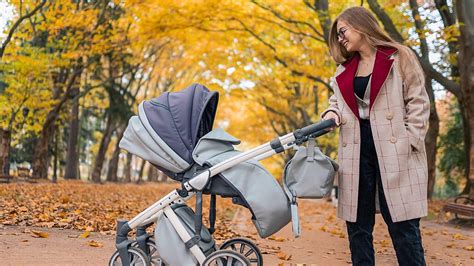 Mladá žena s dieťaťom