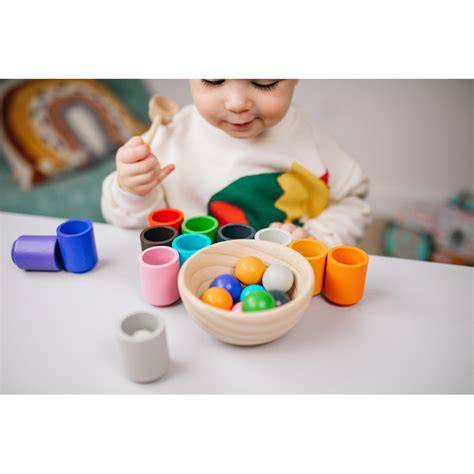 montessori_guličky_poháriky.jpg