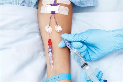 Infografika: Ako prebieha diagnostika ABKM (anamnéza, kožné testy, IgE testy, eliminačno-expozičné testy)