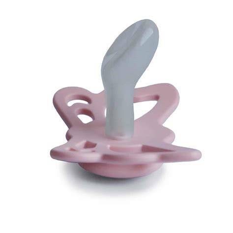 Typy cumlíkov: latex, silikón, anatomický, symetrický