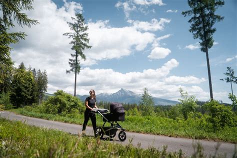 Fotky používateľov: spokojní rodičia s rodinnými kočíkmi Stokke