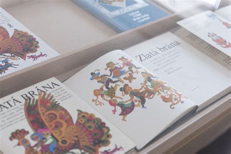 Ilustrácia knihy s kombináciou textu a obrázkov