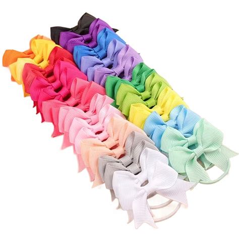 Rôzne farby a vzory scrunchies gumičiek