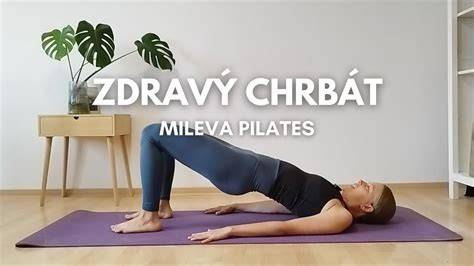 Obrázok tehotnej ženy cvičiacej pre zdravý chrbát a hrudník