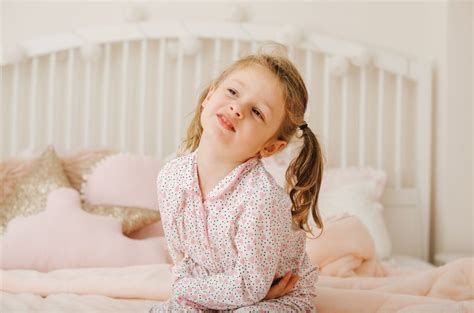 Pokakávanie u detí: Príčiny, príznaky a efektívne riešenia