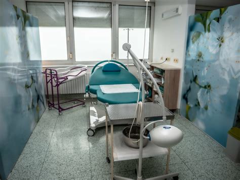 Pôrodná sála s vaňou