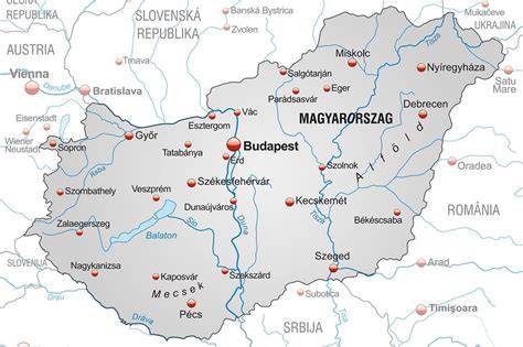 Mapa Maďarska s hlavnými mestami a významnými obchodnými centrami