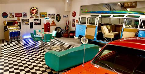 Rozmanitosť retro prútených kočíkov