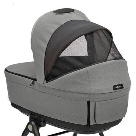 Inglesina Aptica: priestranná vanička a moderné prevedenie