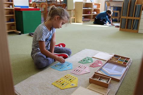 Obrázok: Pochopenie emócií a hraníc v Montessori prostredí