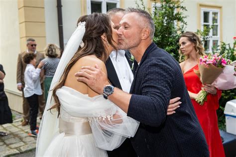 Svadba Cifrovcov, na snímke aj s Viktorom Vincze