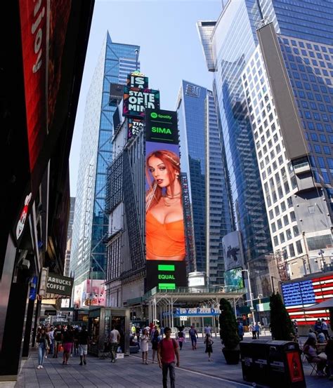 Billboard Sima na Times Square v New Yorku