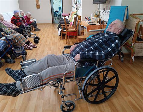 Porovnanie vybavenia a služieb medzi KN a NZ: polohovateľné postele, nadštandardy, bonding