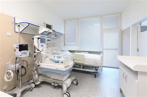 Infografika: Porovnanie Šaca vs Nova nemocnica - vybavenie, nadštandard, neonatologická starostlivosť