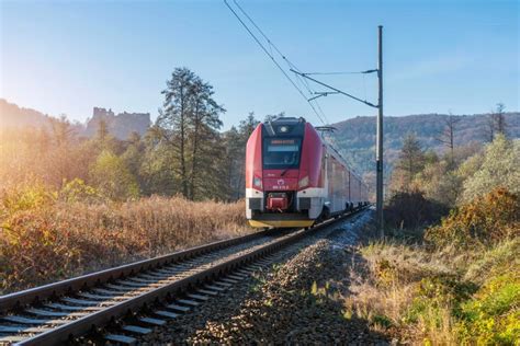 ilustračné foto vlak na trati