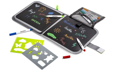 Detské ručičky kresliace ceruzkou