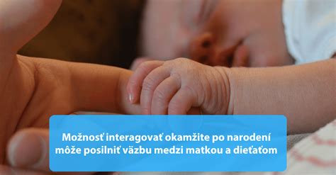 Bonding skin to skin medzi matkou a novorodencom