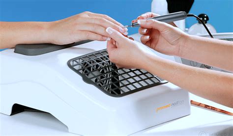 Ilustrácia jemného prachu vznikajúceho pri brúsení nechtov