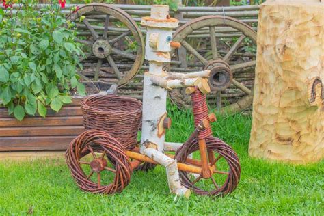 Rôzne drevené dekorácie z brezy