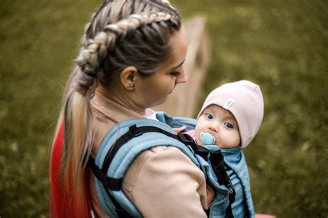 Ergonomické nosiče pre deti: Sprievodca výberom a používaním