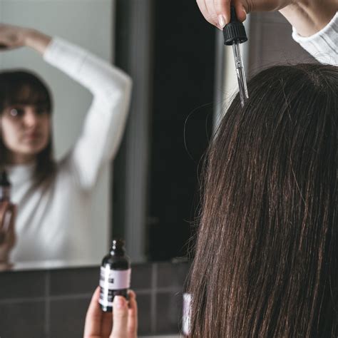 Trichotilománia: Keď nutkanie vytrhávať si vlasy ovláda život