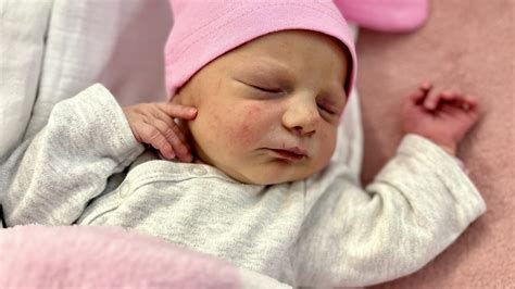 bábätko pri prebaľovaní