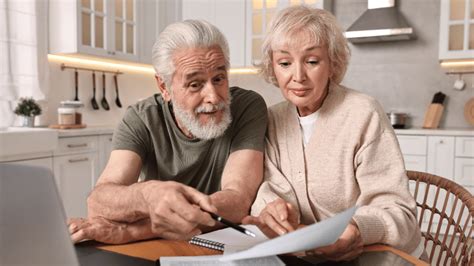 Infografika porovnávajúca starý a nový systém dôchodkového poistenia počas rodičovskej dovolenky