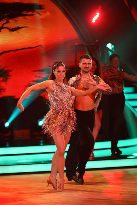 Zuzana Porubjaková tancuje vo Let's Dance