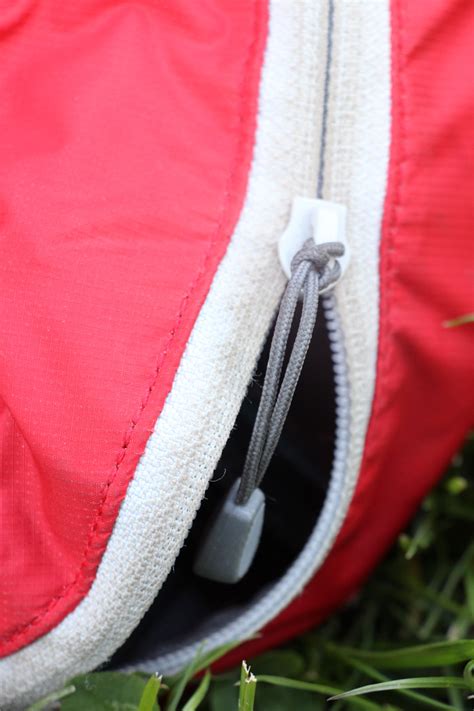 Detail zipsu na fusaku