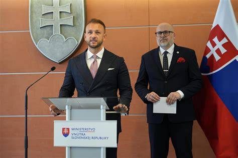Grafika: príklad vhodných a nevhodných spojení mena a priezviska