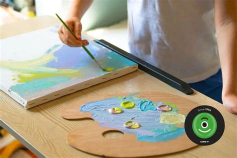 Deti maľujúce zeleninovými výtlačkami