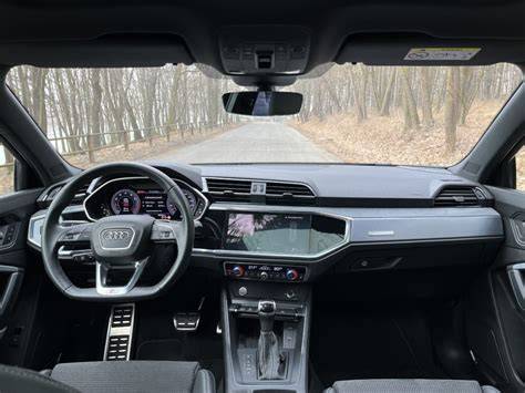 Interiér Audi Q3 s digitálnym kokpitom