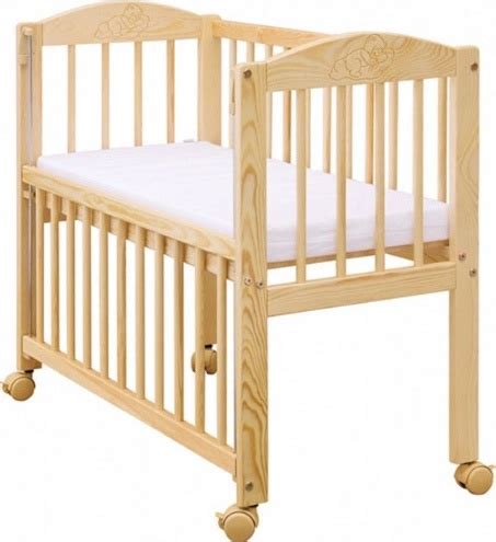 Detské postieľky so sťahovacou bočnicou: Funkčnosť a bezpečnosť pre vaše dieťa